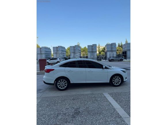 2015 MODEL HATASIZ BOYASIZ HASAR KAYITSIZ FORD FOCUS TİTANIUM
