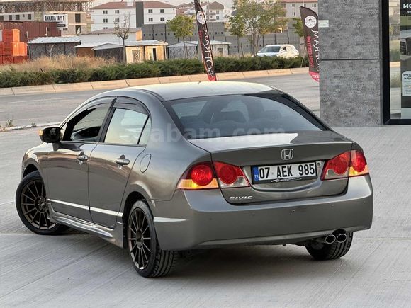 HASTASINA 2007 MODEL HONDA CİVİC 1.6i VTEC "245" BİNDE CAM GİBİ