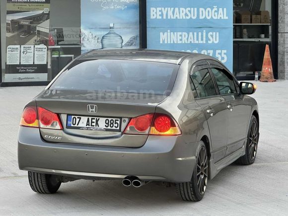 HASTASINA 2007 MODEL HONDA CİVİC 1.6i VTEC "245" BİNDE CAM GİBİ