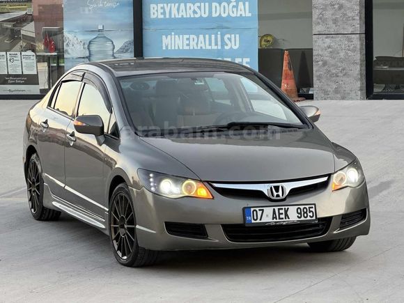 HASTASINA 2007 MODEL HONDA CİVİC 1.6i VTEC "245" BİNDE CAM GİBİ