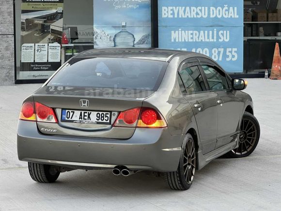 HASTASINA 2007 MODEL HONDA CİVİC 1.6i VTEC "245" BİNDE CAM GİBİ