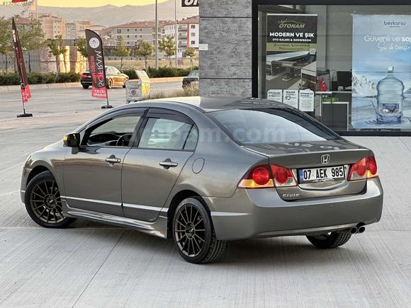 HASTASINA 2007 MODEL HONDA CİVİC 1.6i VTEC "245" BİNDE CAM GİBİ