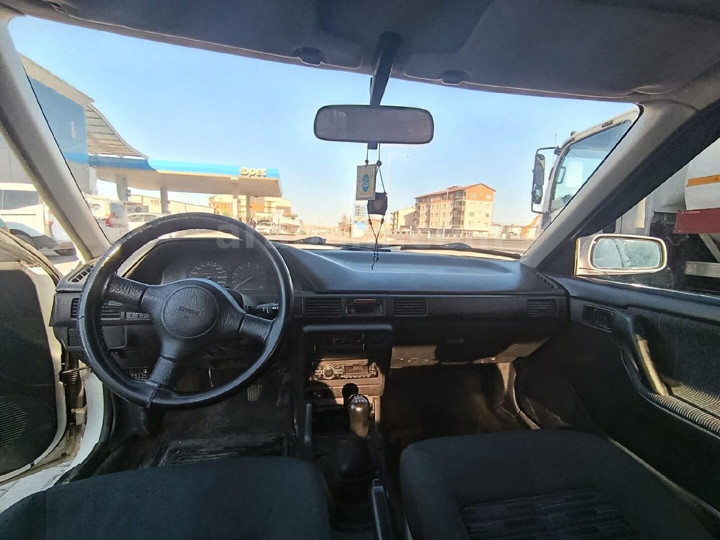 Sahibinden Mazda 323 1.6 GLX 1993 Model Bitlis 285.000 km Beyaz 3