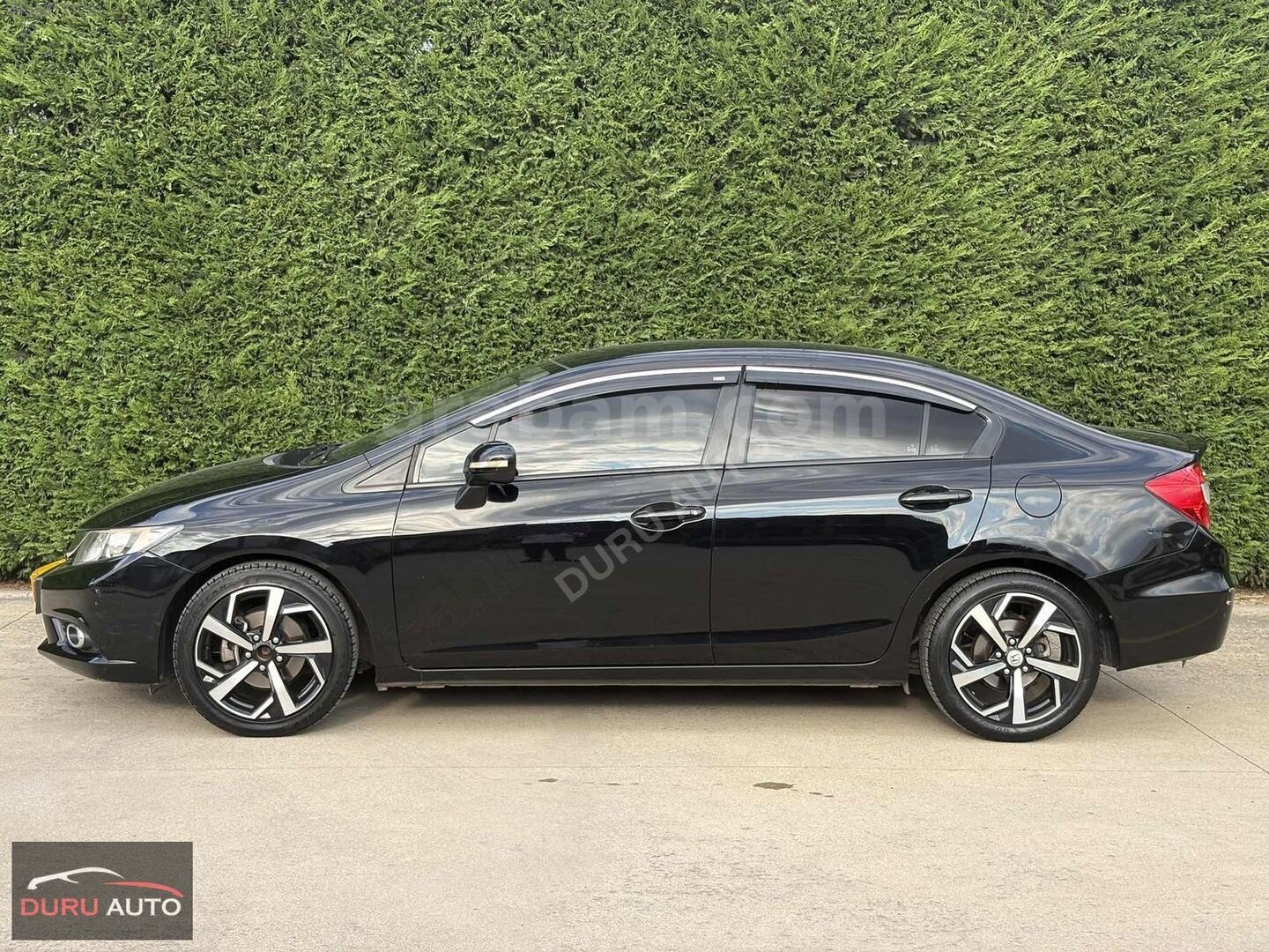 Galeriden Honda Civic 1.6i VTEC Dream 2015 Model Sakarya 132.000 km Siyah 5