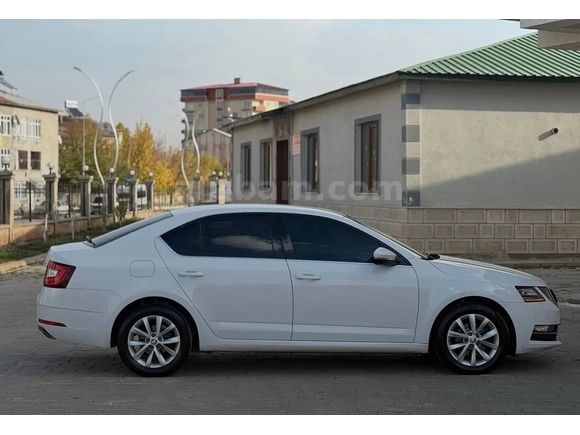 Sahibinden Skoda Octavia 1.6 TDI Style 2017 Model 