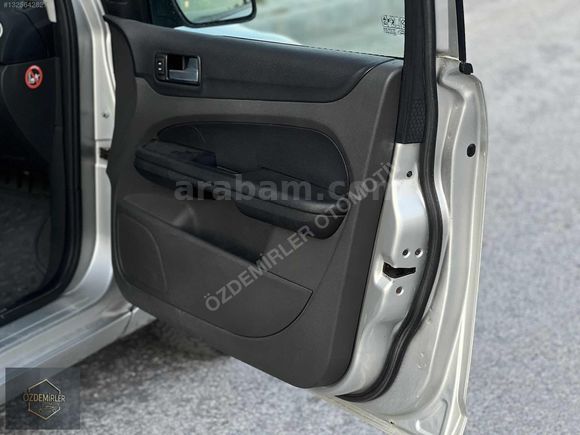 ÖZDEMİRLER'den FORD FOCUS 2 110'luk