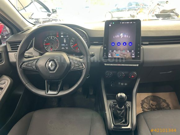 305 BİN PEŞİNATLA 2022 MODEL CLİO 1.0 SCE JOY DEĞİŞENSİZ