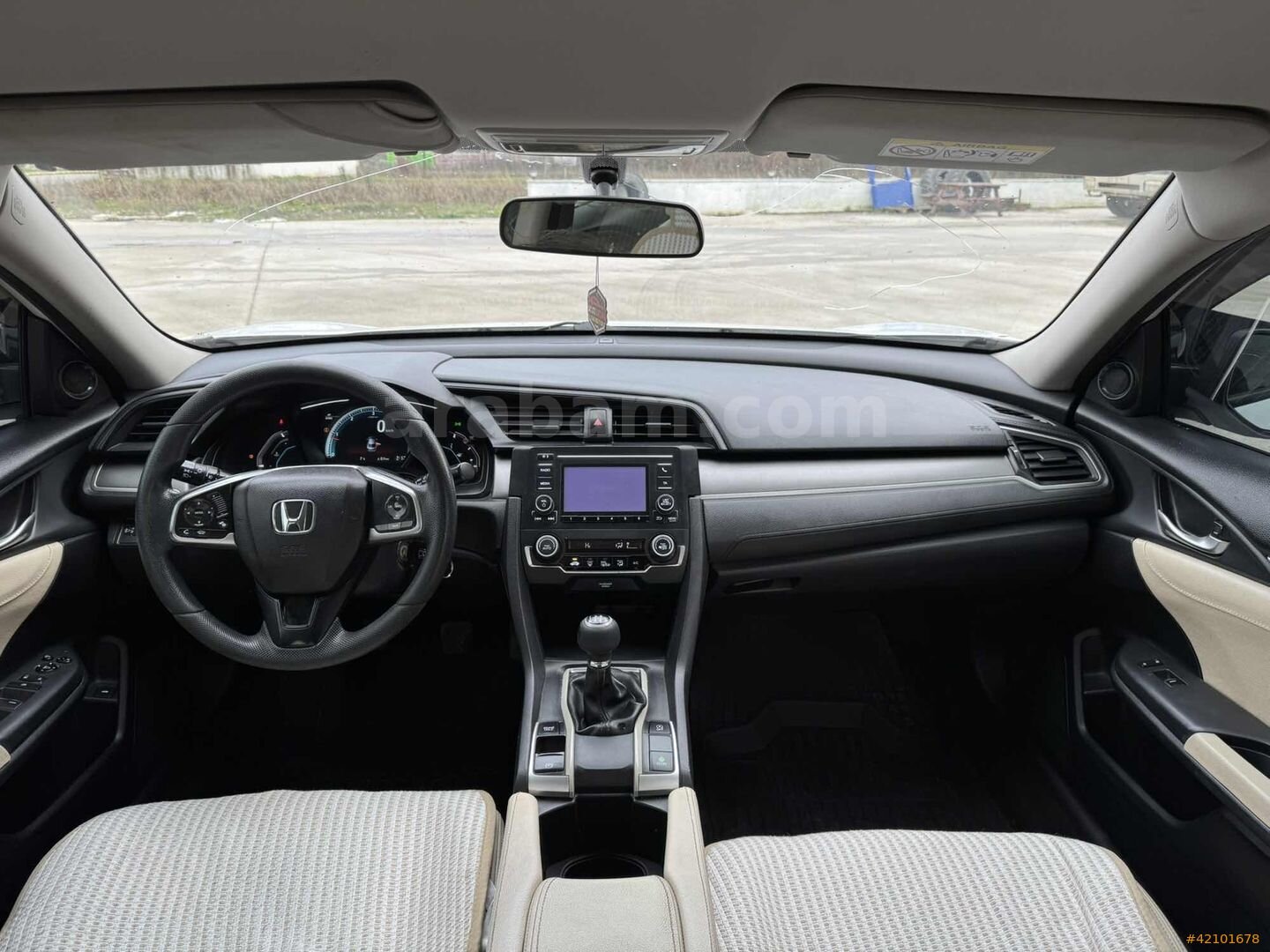 Galeriden Honda Civic 1.6i DTEC Elegance 2018 Model Çanakkale 200.000 km Beyaz 2