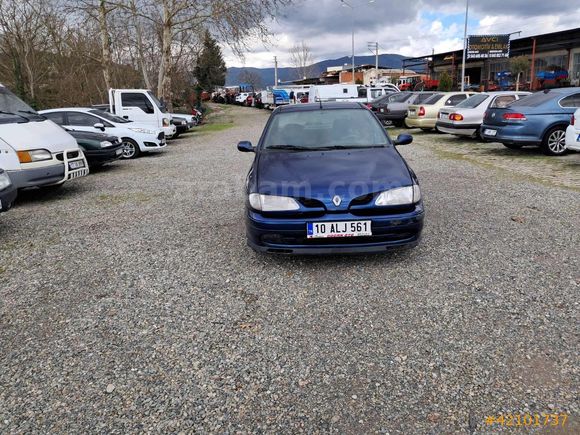 AVCI GALERİDEN 1998 MODEL 1.6 MEGANE