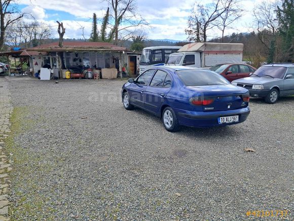 AVCI GALERİDEN 1998 MODEL 1.6 MEGANE