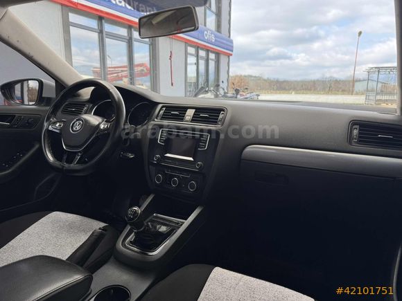 AVCI GALERİDEN 2017 MODEL JETTA