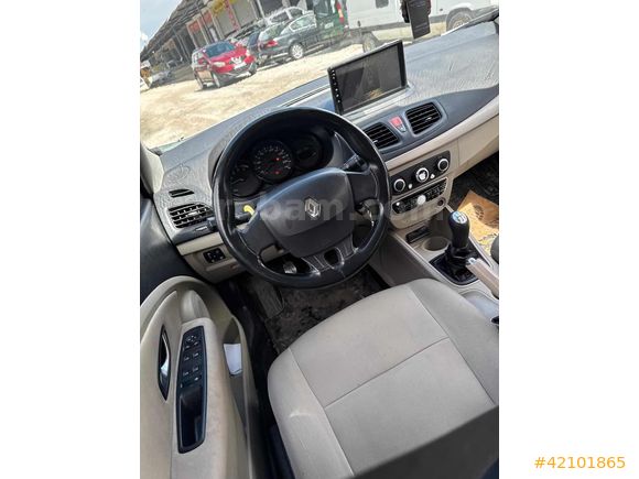 AVCI GALERİ'den 2011 MEGANE 1.5 DCİ EXPESSİON