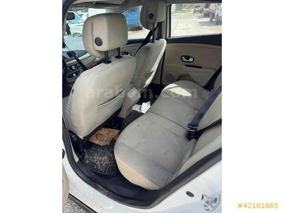 AVCI GALERİ'den 2011 MEGANE 1.5 DCİ EXPESSİON