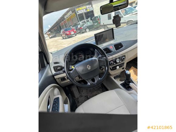 AVCI GALERİ'den 2011 MEGANE 1.5 DCİ EXPESSİON