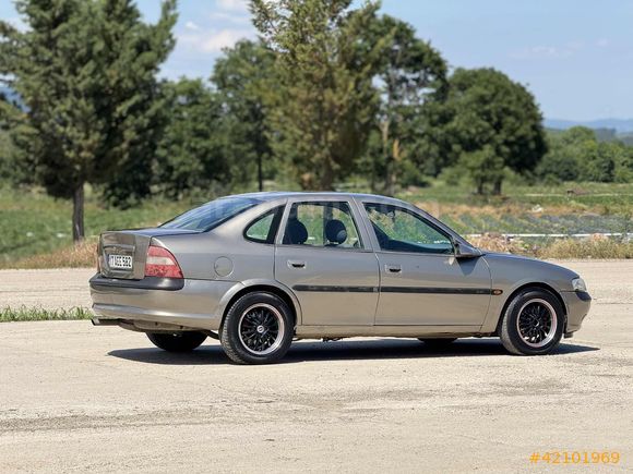 AVCI GALERİDEN 1997 OPEL VECTRA 1.6 GL