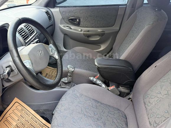 HIZLI'dan HYUNDAİ ACCENT GLS - KLİMALI HASAR KAYITSIZ