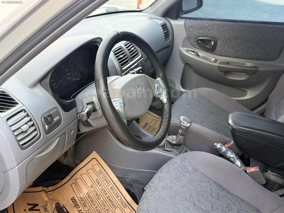 HIZLI'dan HYUNDAİ ACCENT GLS - KLİMALI HASAR KAYITSIZ
