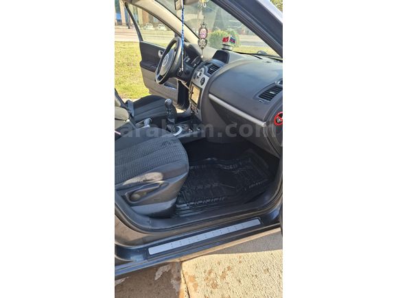 Megane 1.5 dCi  2009  110 luk. 6 iler