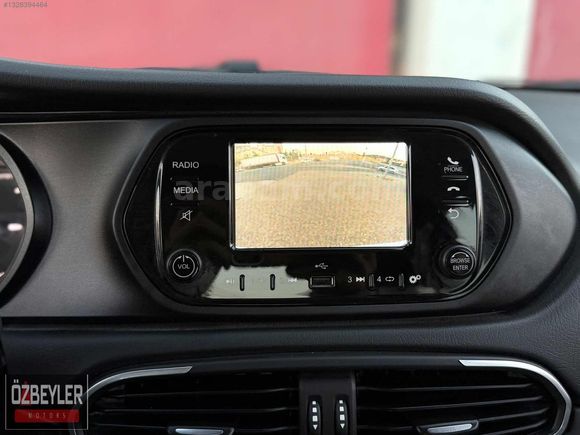 ÖZBEYLER MOTORS'DAN EMSALSİZ TEMİZLİKTE / 7.ooo KM'DE 1.6 EGEA +
