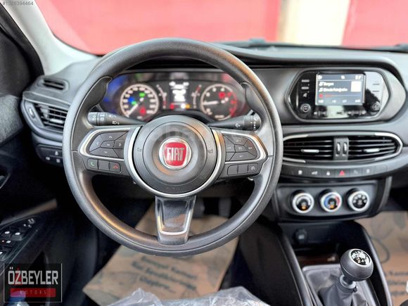 ÖZBEYLER MOTORS'DAN EMSALSİZ TEMİZLİKTE / 7.ooo KM'DE 1.6 EGEA +