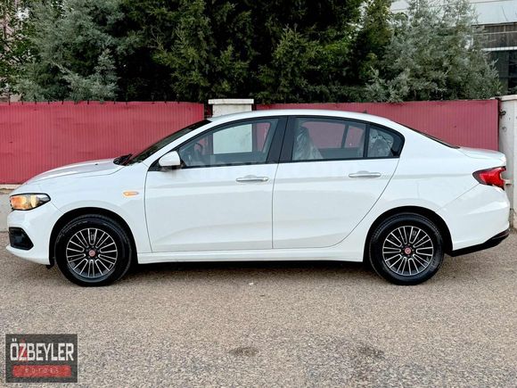 ÖZBEYLER MOTORS'DAN EMSALSİZ TEMİZLİKTE / 7.ooo KM'DE 1.6 EGEA +