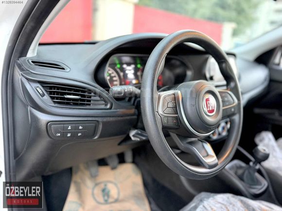 ÖZBEYLER MOTORS'DAN EMSALSİZ TEMİZLİKTE / 7.ooo KM'DE 1.6 EGEA +