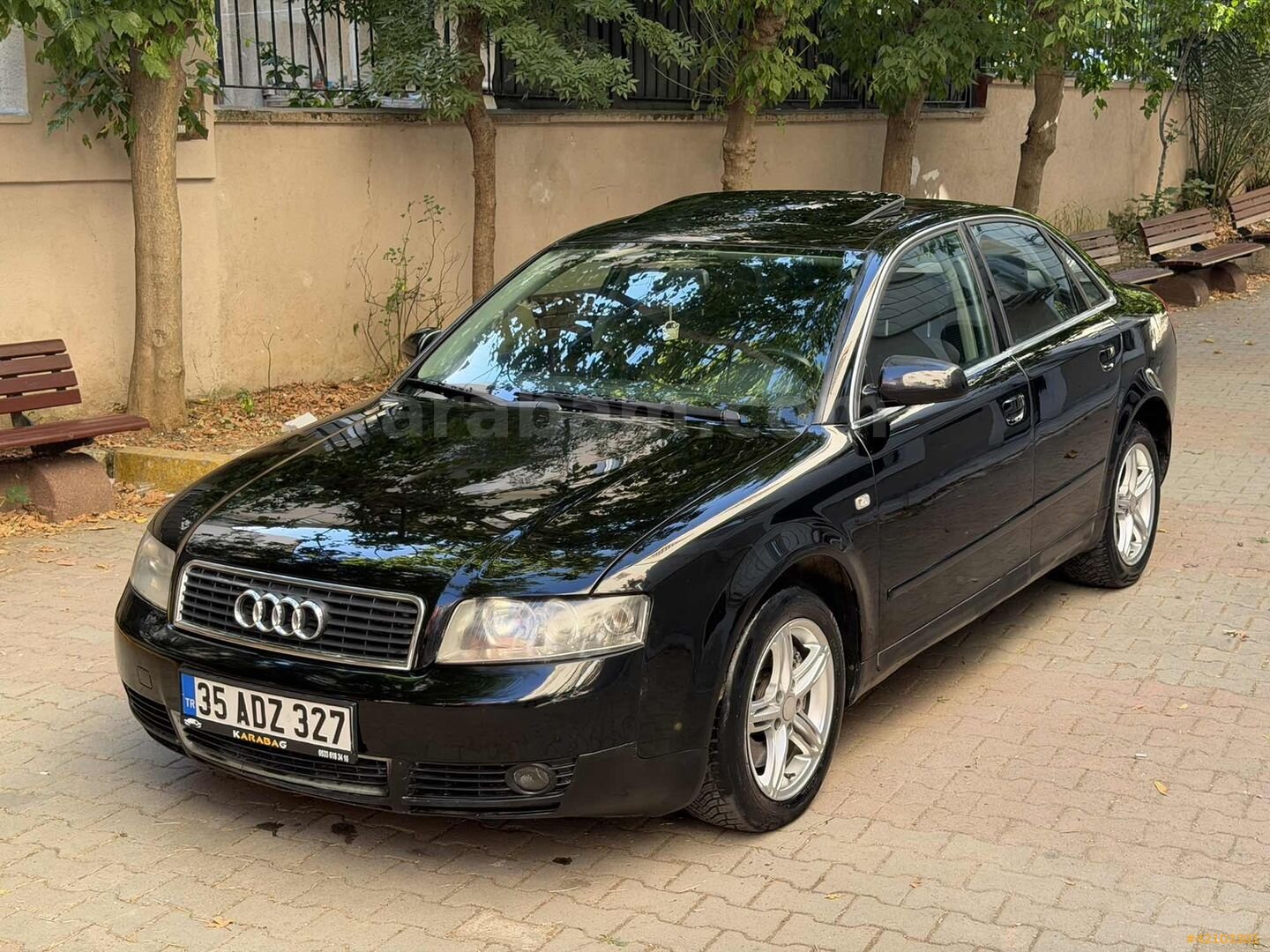 Galeriden Audi A4 Sedan 2.5 TDI 2003 Model İstanbul 401.000 km Siyah 3