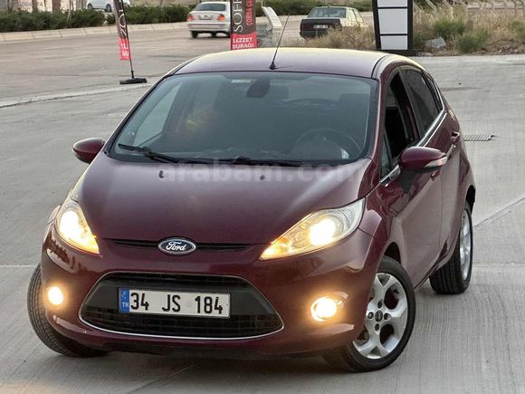 2011 FORD FİESTA 1.4 TDCİ TİTANİUM X "152" BİNDE CAM GİBİ