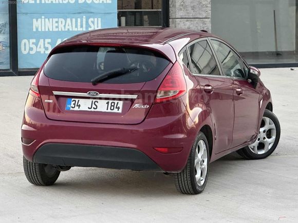 2011 FORD FİESTA 1.4 TDCİ TİTANİUM X "152" BİNDE CAM GİBİ