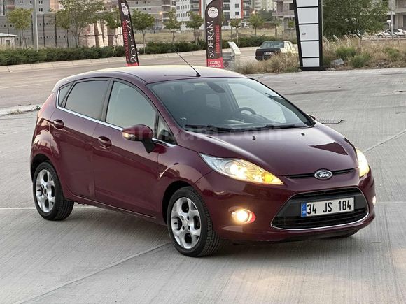 2011 FORD FİESTA 1.4 TDCİ TİTANİUM X "152" BİNDE CAM GİBİ