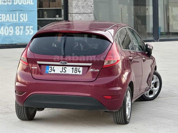 2011 FORD FİESTA 1.4 TDCİ TİTANİUM X "152" BİNDE CAM GİBİ