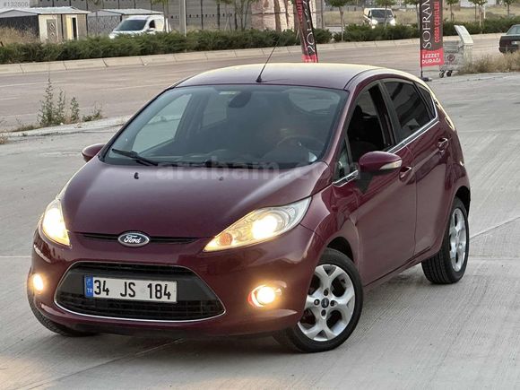 2011 FORD FİESTA 1.4 TDCİ TİTANİUM X "152" BİNDE CAM GİBİ