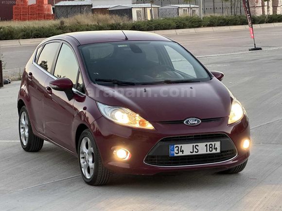 2011 FORD FİESTA 1.4 TDCİ TİTANİUM X "152" BİNDE CAM GİBİ