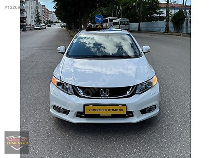 Galeriden Honda Civic 1.6i VTEC Eco Elegance 2015 Model Tokat 172.000 km Beyaz