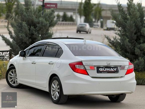 ACİL SATILIK 2012 MODEL HONDA CİVİC 1.6 ECO ELEGANCE KM 120 BİN