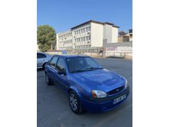 Klimalı 235 Binde Ford Fiesta 1.25 Flair  2000 