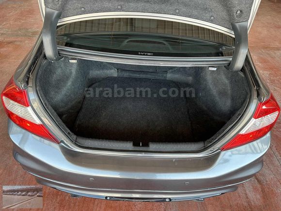SEVİM AUTO'DAN BOYASIZ HONDA CİVİC 1.6İVTEC ECO ELEGANCE MANUEL