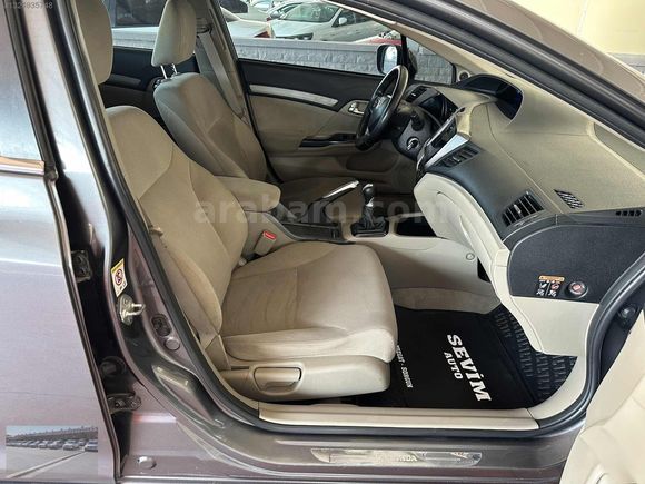 SEVİM AUTO'DAN BOYASIZ HONDA CİVİC 1.6İVTEC ECO ELEGANCE MANUEL