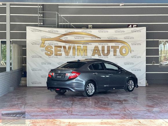 SEVİM AUTO'DAN BOYASIZ HONDA CİVİC 1.6İVTEC ECO ELEGANCE MANUEL