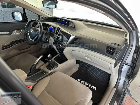 SEVİM AUTO'DAN BOYASIZ HONDA CİVİC 1.6İVTEC ECO ELEGANCE MANUEL