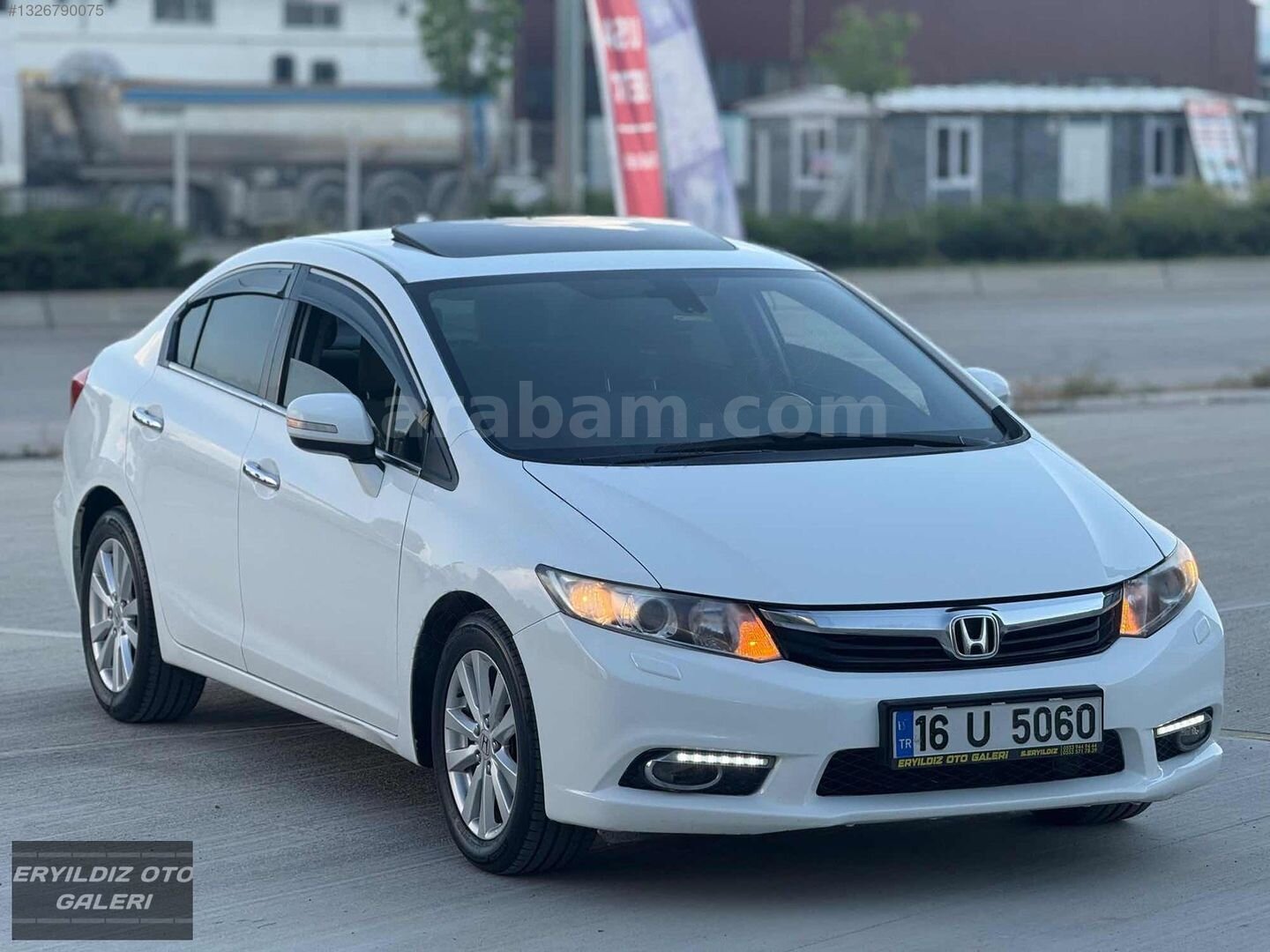Galeriden Honda Civic 1.6i VTEC Eco Elegance 2013 Model Ankara 134.000 km Beyaz 4