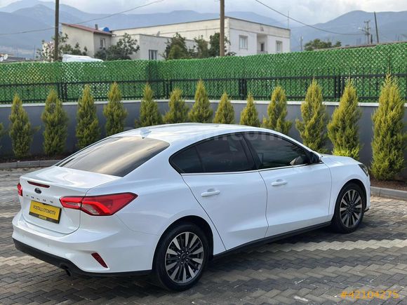 2025 FOCUS 1.5 ECOBLUE TİTANYUMX BOYASIZ ÇİZİKSİZ 38 BİN KM