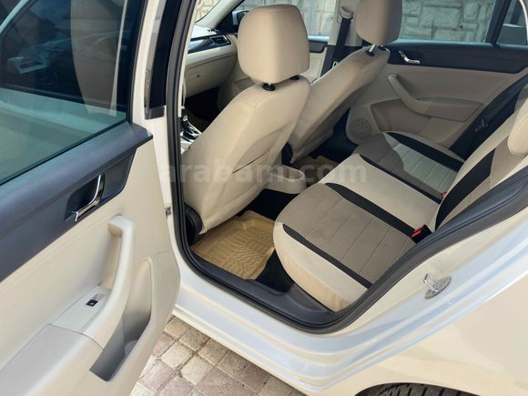 Sahibinden Skoda Rapid 1.6 CR TDI Spaceback Elegance 2014 Model 