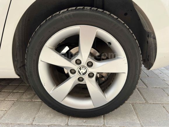 Sahibinden Skoda Rapid 1.6 CR TDI Spaceback Elegance 2014 Model 