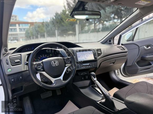 TR'TK 2015 FB7 CİVİC 37.500KM OTOMATK FUL Y.SRVS SUNROF/NAVİGSYN
