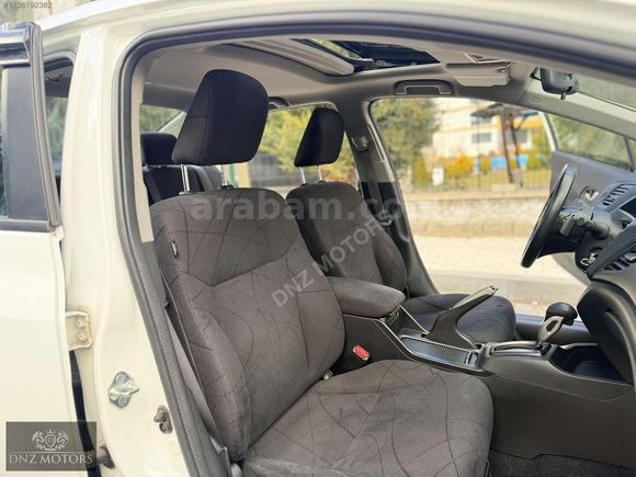 TR'TK 2015 FB7 CİVİC 37.500KM OTOMATK FUL Y.SRVS SUNROF/NAVİGSYN