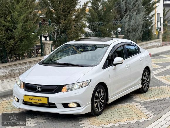 TR'TK 2015 FB7 CİVİC 37.500KM OTOMATK FUL Y.SRVS SUNROF/NAVİGSYN