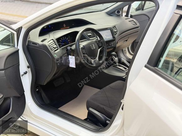 TR'TK 2015 FB7 CİVİC 37.500KM OTOMATK FUL Y.SRVS SUNROF/NAVİGSYN