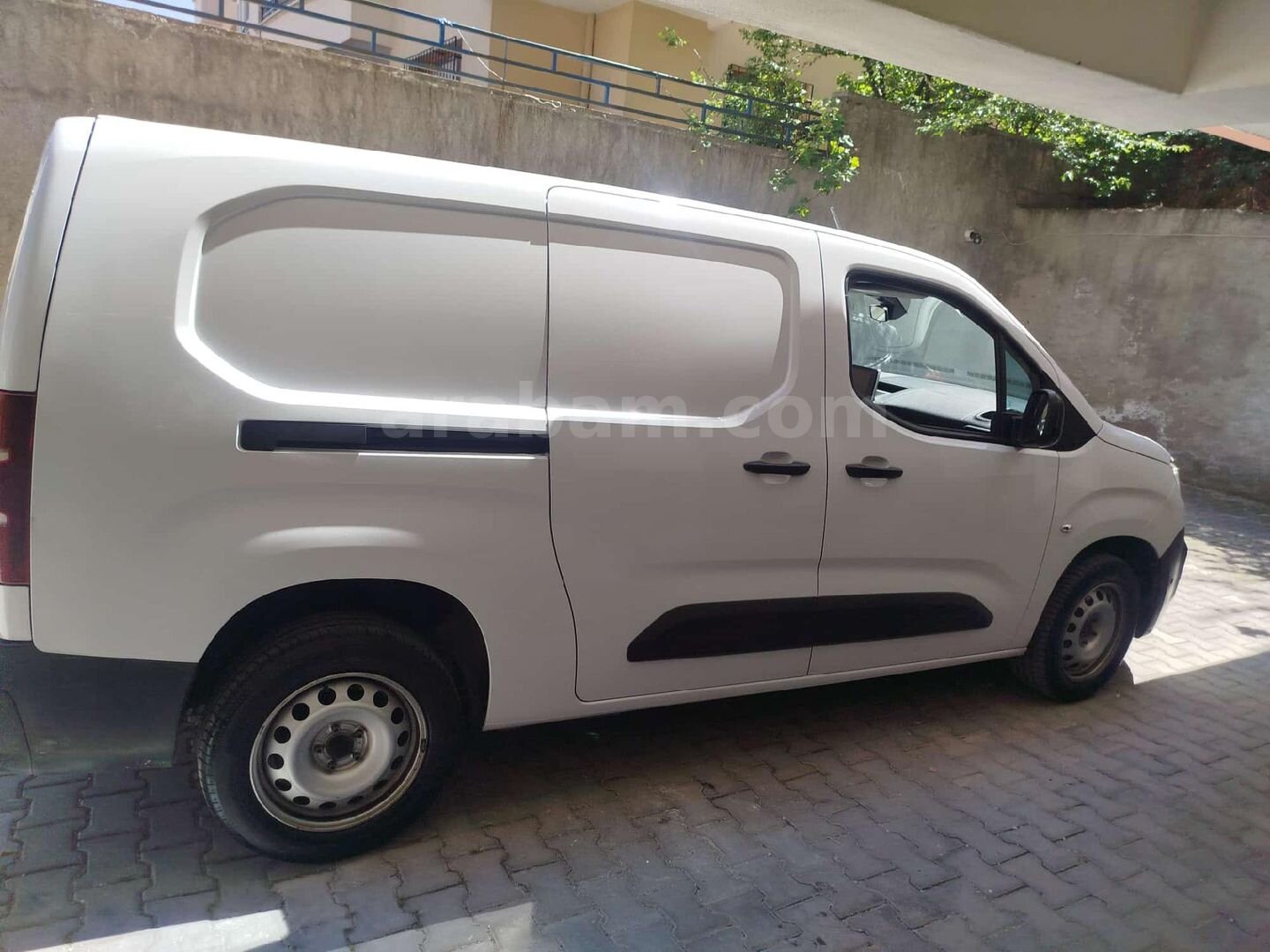 Galeriden Citroen Berlingo 1.5 BlueHDI 2024 Model Ankara 49.000 km Beyaz 2