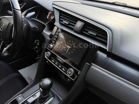 ÖZTÜRK'TEN HONDA CİVİC 1.6iVTEC ECO ELEGANCE